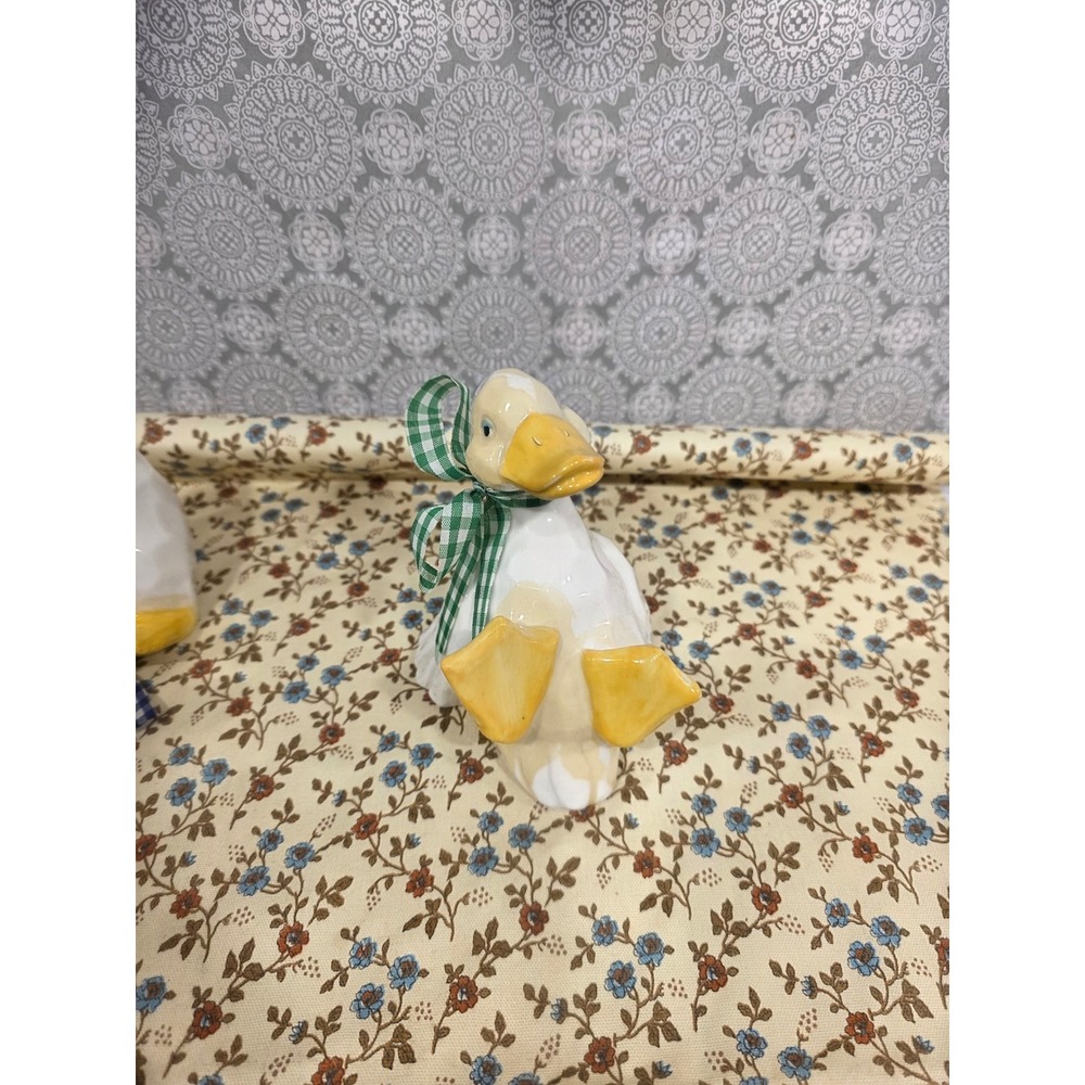 Vintage Ceramic Duck Figurines with Gingham Ribbon Bows Lot of 4 Home Decor Bird - Picture 8 of 11
